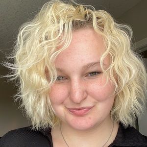 Meet your Posher, Danika